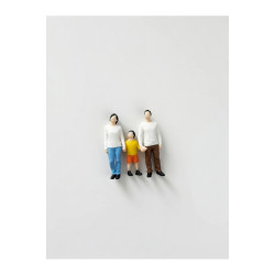 3 Adet Maket Insan Figür - Anne Baba ve Erkek Çocuk - Renkli - 1/50 Ölçekli 1:50 3-3,5cm