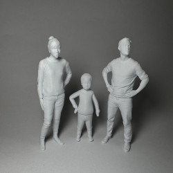 Aile Serisi 2 - Plastik Oyuncak Boyama Seti - Anne, Baba ve Erkek Çocuk